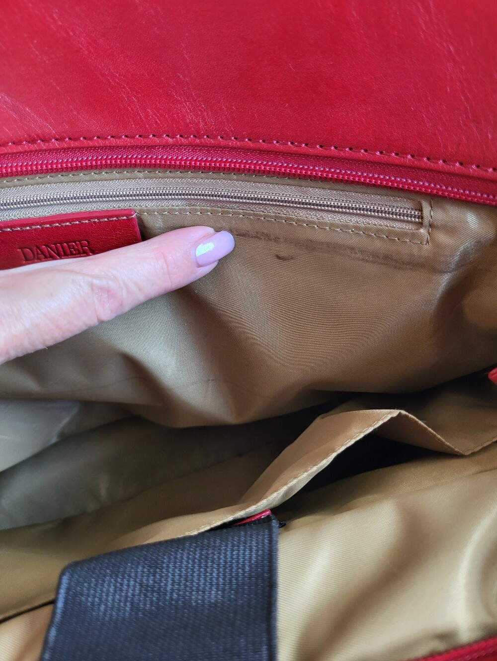 Danier Red Leather Laptop/Tote Bag with Front Turn-Lock - Picture 7 of 10